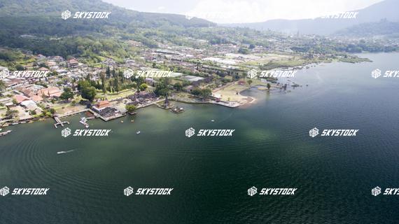 ウルン ダヌ ブラタン寺院1