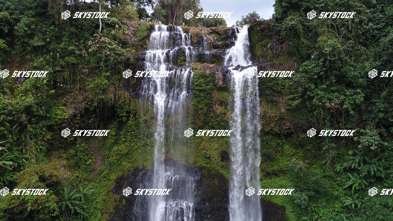 タートニュアンの滝下1