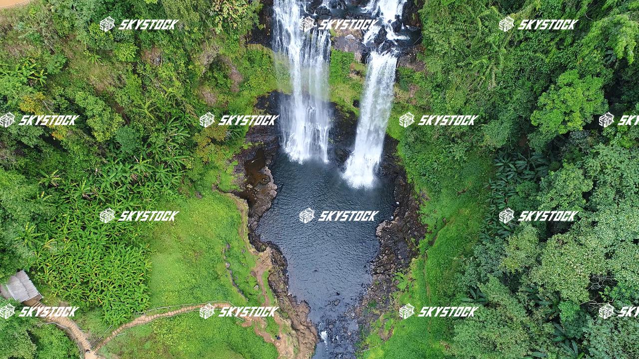 タートニュアンの滝下13