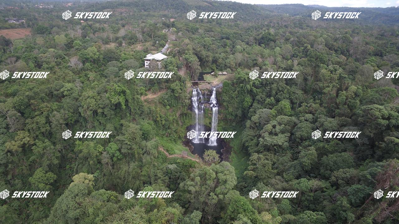 タートファーンの滝1