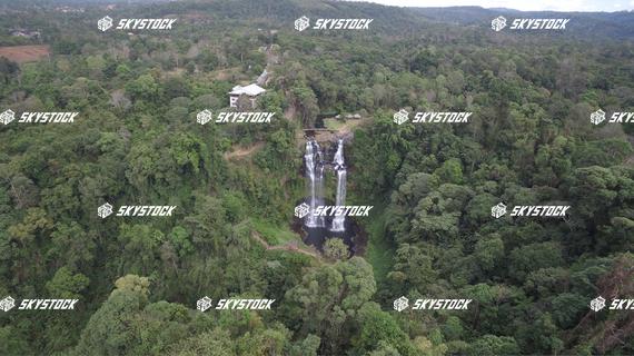 タートファーンの滝1