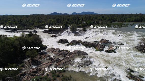 コーンパペンの滝7