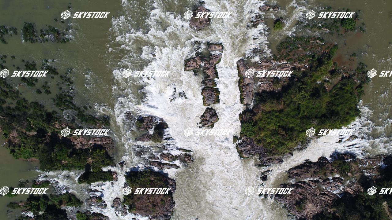 コーンパペンの滝16