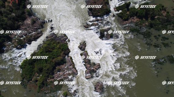 コーンパペンの滝18