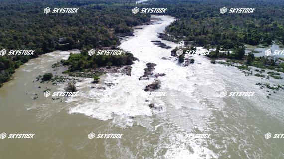 コーンパペンの滝19