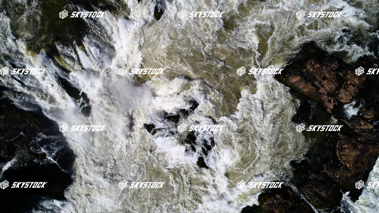 コーンパペンの滝22