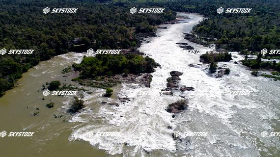 コーンパペンの滝24