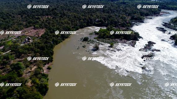 コーンパペンの滝25