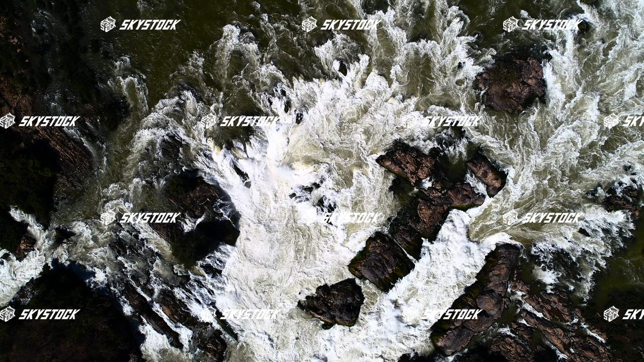 コーンパペンの滝26