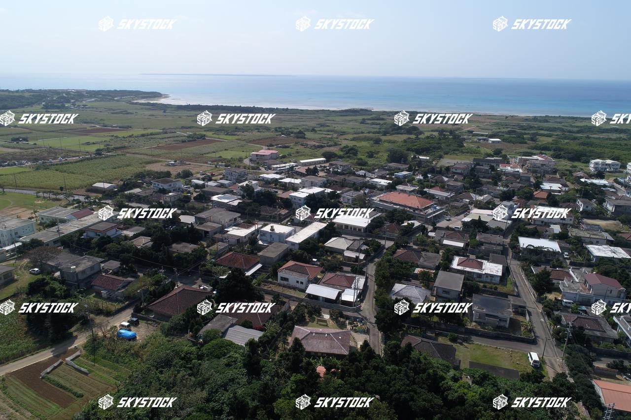 小浜島民家と海3