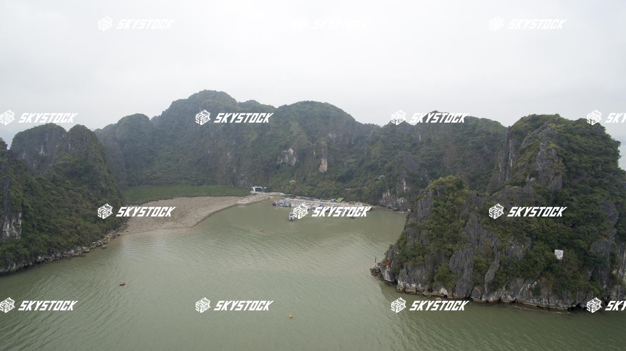 ハロン湾洞窟入り口1