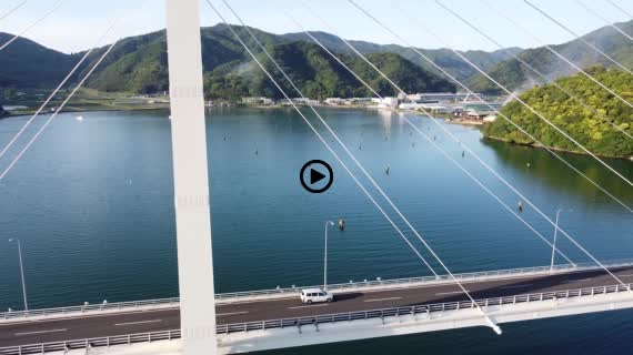 橋の上の車　京都クレインブリッジ